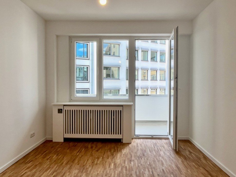 Schlafzimmer mit Balkon Etagenwohnung D�sseldorf
