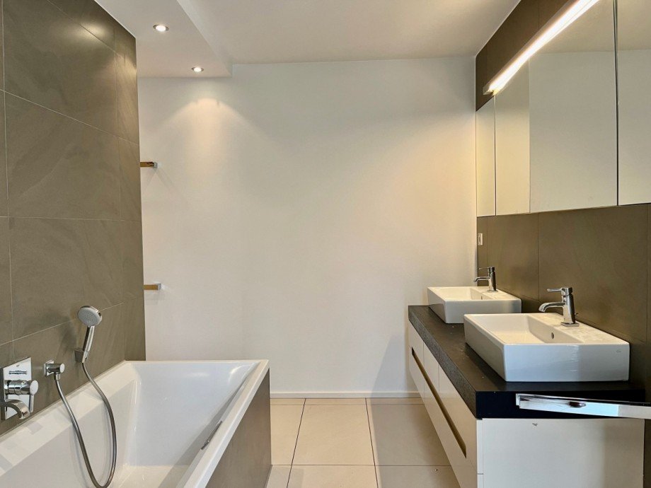 Dusch- und Wannenbad Etagenwohnung D�sseldorf