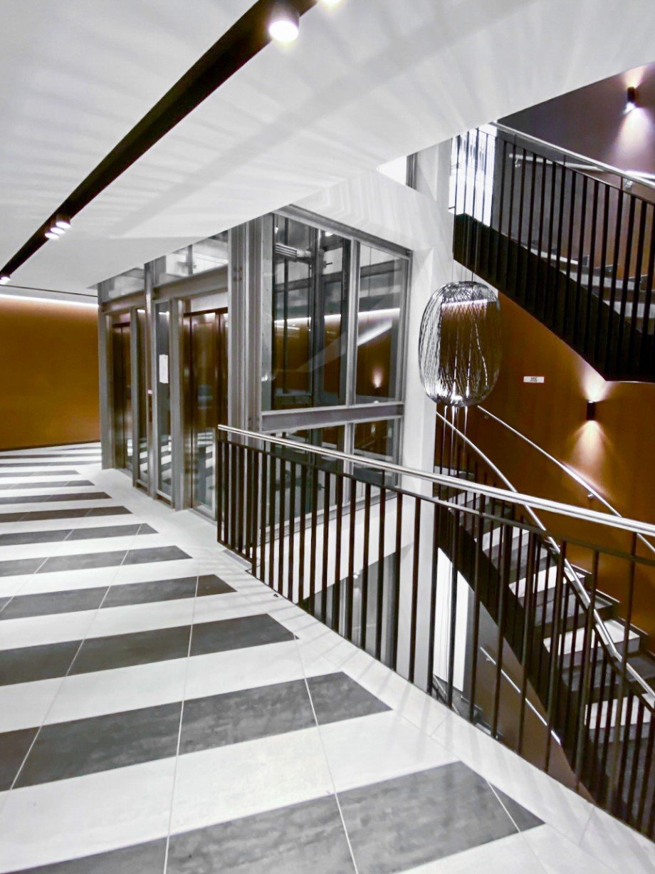 Hauseingang Etagenwohnung D�sseldorf