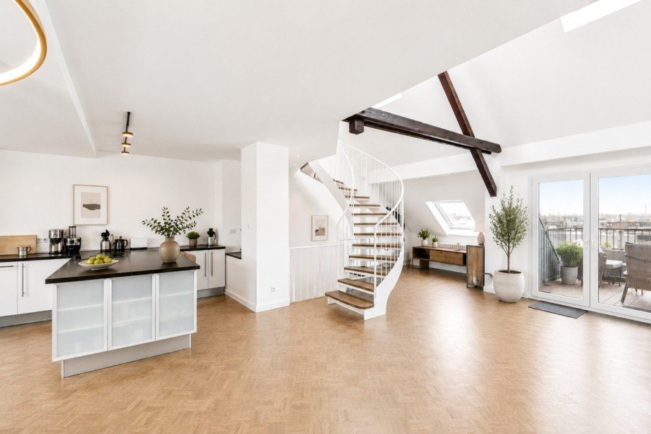 Offener Wohn-, Ess-, Kochbereich Maisonettewohnung D�sseldorf