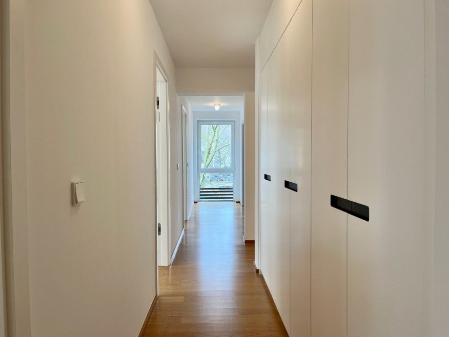 Flur mit Einbauschr�nken Etagenwohnung D�sseldorf