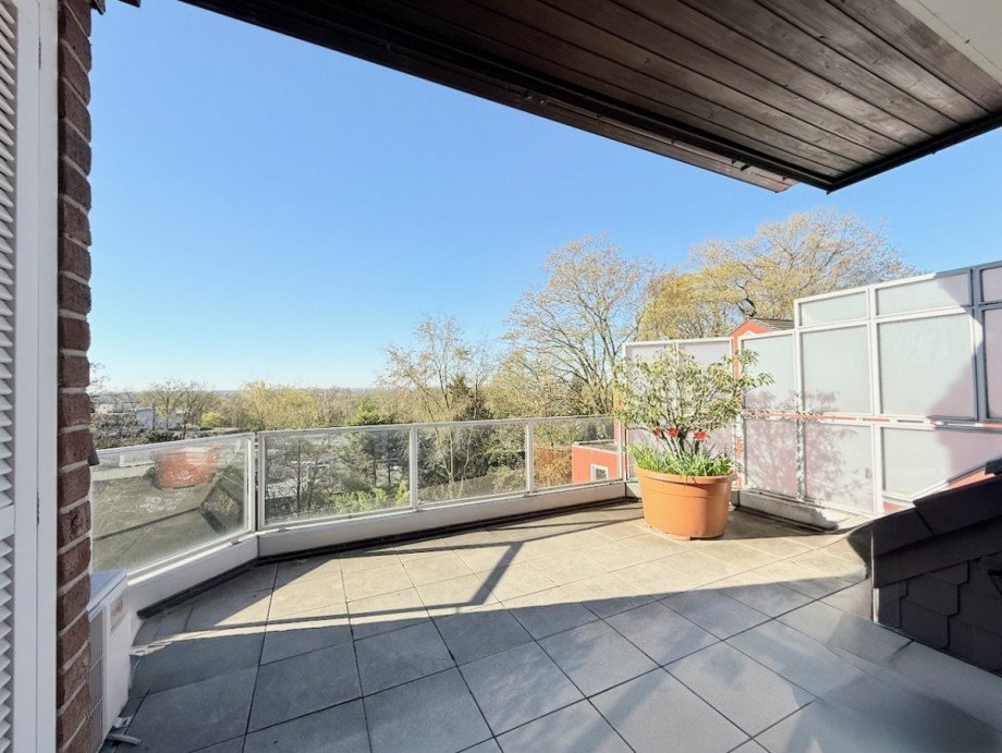 S�dbalkon mit Weitblick Maisonettewohnung D�sseldorf