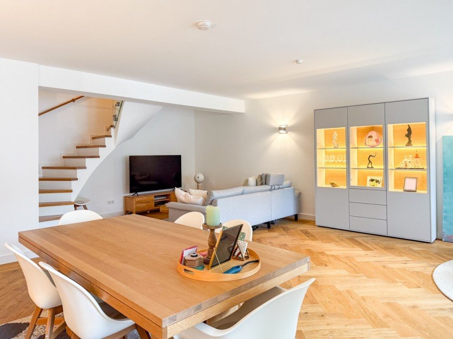 Wohn- / Esszimmer Etagenwohnung D�sseldorf