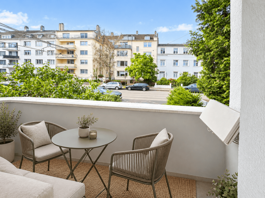 Balkon (virtuell m�bliert) Etagenwohnung D�sseldorf