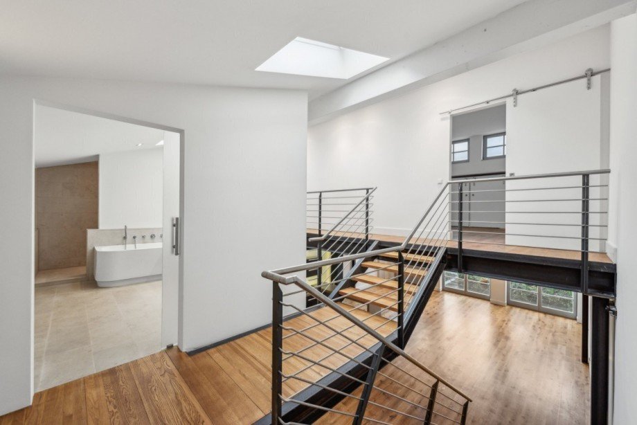 Zwischenebene mit Badezimmer Loft-Studio-Atelier D�sseldorf