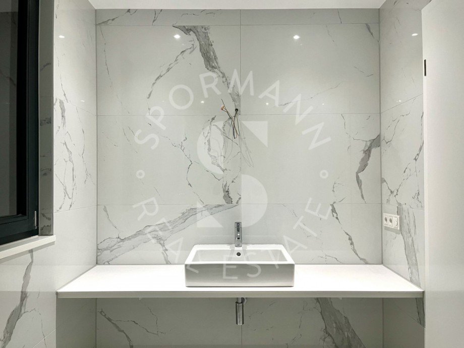 Badezimmer Kellergeschoss Doppelhaush�lfte D�sseldorf