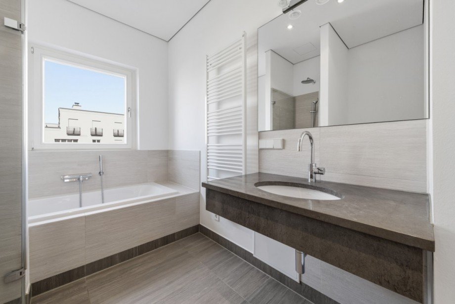 Master-Badezimmer Maisonettewohnung D�sseldorf