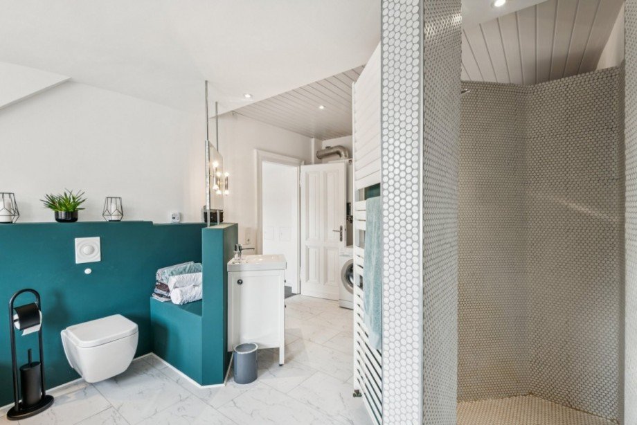 Modernes Dusch- und Wannenbad Maisonettewohnung D�sseldorf