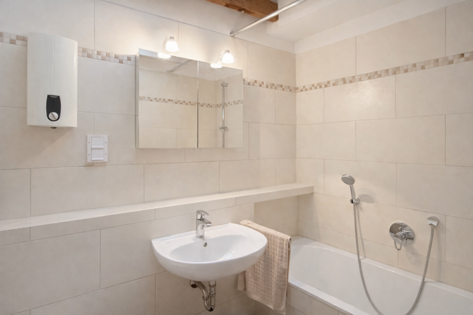 Wannenbad modernisiert Etagenwohnung D�sseldorf