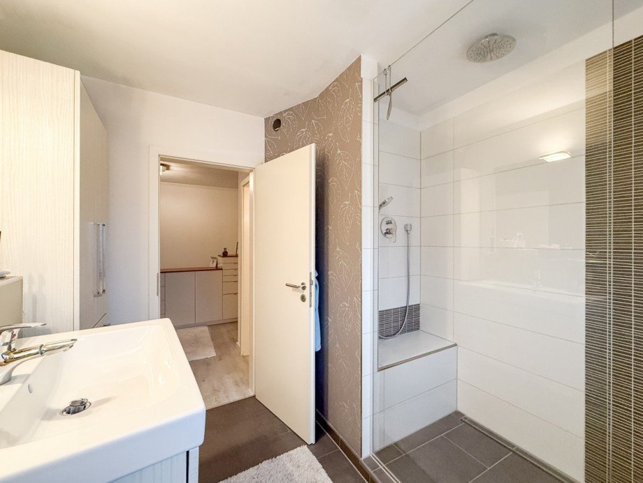 modernes Duschbad Maisonettewohnung Meerbusch