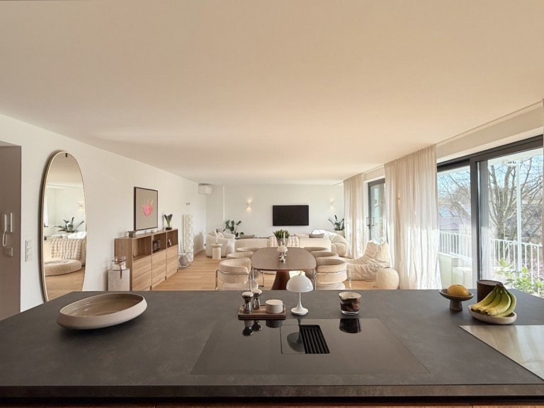 Wohn- & Esszimmer D�sseldorf Etagenwohnung Stilvolles Wohnen im Zooviertel - luxuri�se 4-Zimmer-Wohnung mit Aufzug und Stellpl�tzen