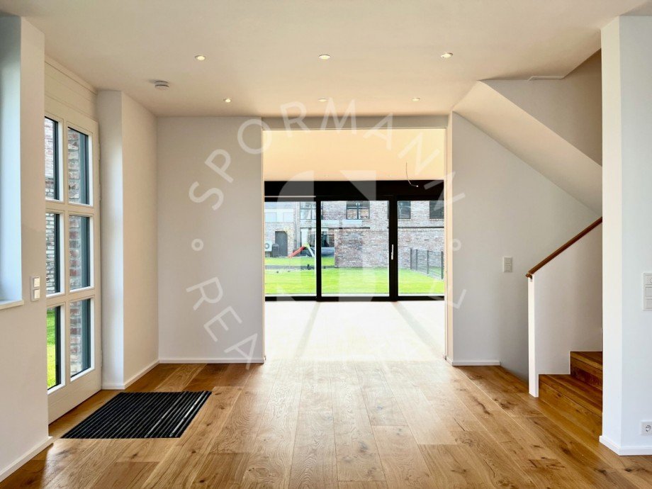 Essbereich zum Wohnzimmer Doppelhaush�lfte D�sseldorf