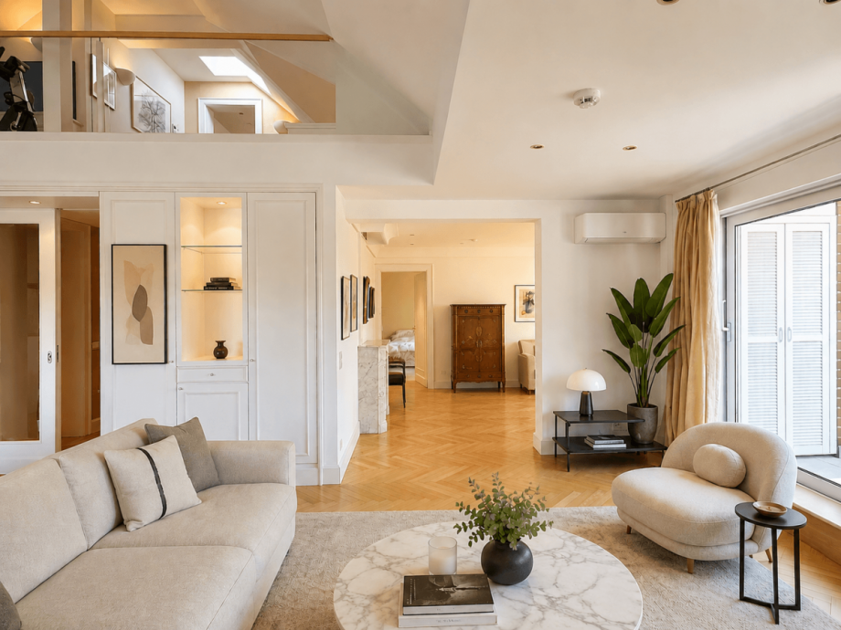 Wohnbereich mit Luftraum Maisonettewohnung D�sseldorf