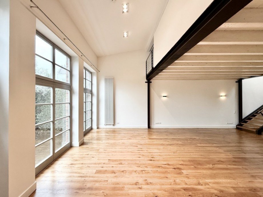 Wohnbereich mit Luftraum Loft-Studio-Atelier D�sseldorf