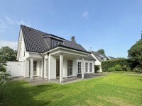 Hauptbild Wei�e Siedlung - Gro�z�gige und renovierte Familien-Villa mit Garten und zwei Garagen