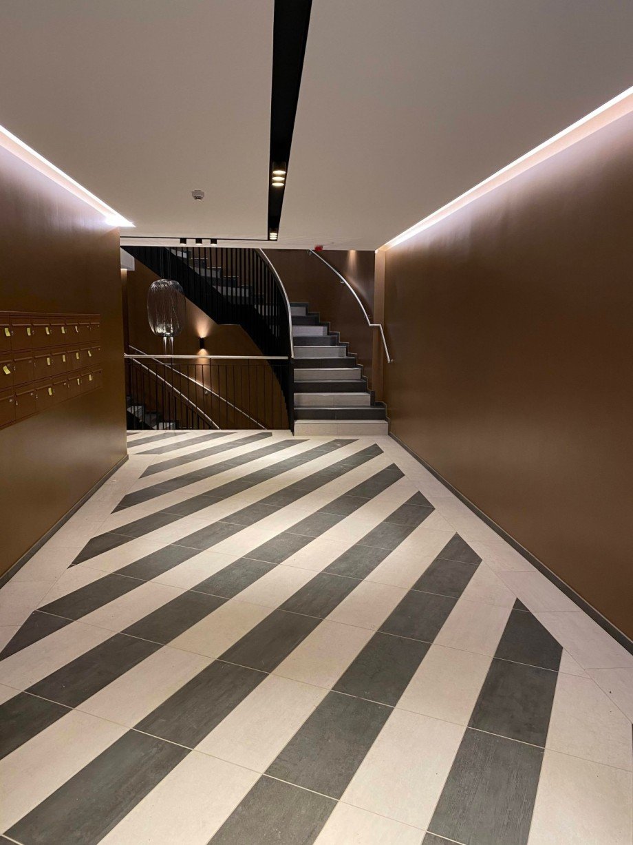 repr�sentativer Eingangsbereich Etagenwohnung D�sseldorf