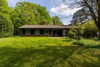 Bild (6fe57e43b14be68d58ab0540f5689ac0): Sch�nes, gro�es und gr�nes Grundst�ck mit Einfamilienhaus