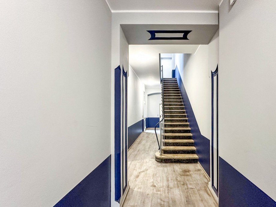 Hausflur Dachgeschosswohnung D�sseldorf