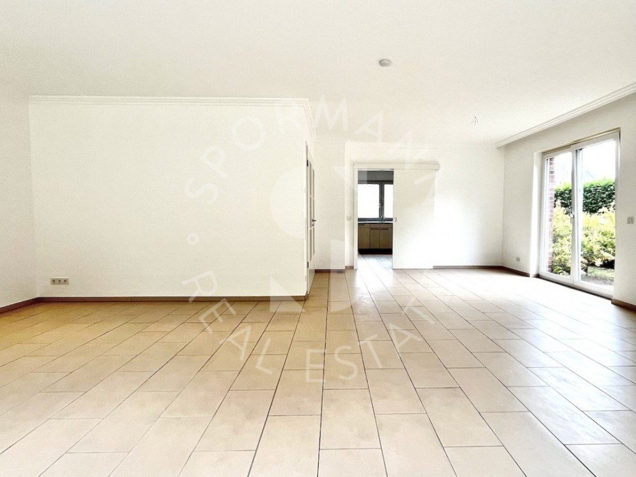 Essbereich zur K�che Einfamilienhaus D�sseldorf