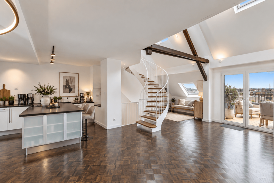 Offener Wohn- und Kochbereich Maisonettewohnung D�sseldorf