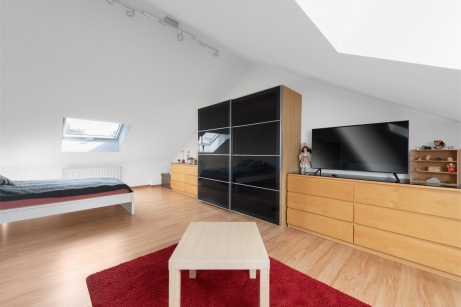 Jugendzimmer Dachgeschoss Reihenmittelhaus D�sseldorf