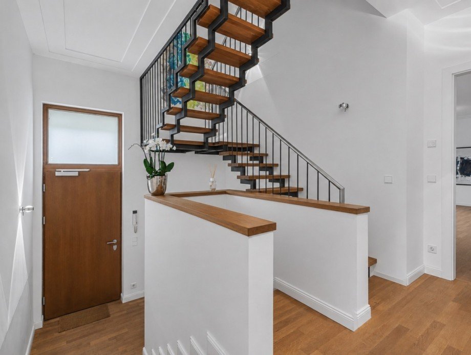 Eingang Treppe Etagenwohnung D�sseldorf