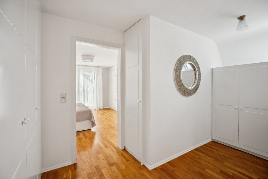 Obergeschoss - Schlafzimmer mit Bad en Suite Einfamilienhaus D�sseldorf