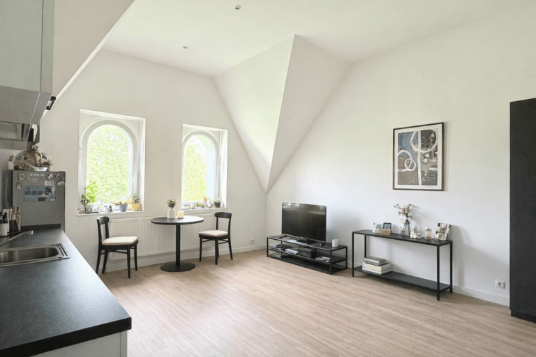 Wohnbereich D�sseldorf Wohnung Saniertes und m�bliertes 1,5-Zimmer-Apartment in zentraler Lage