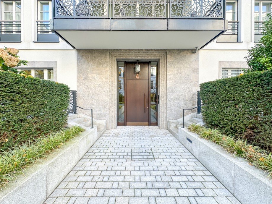 Hauseingang Etagenwohnung D�sseldorf