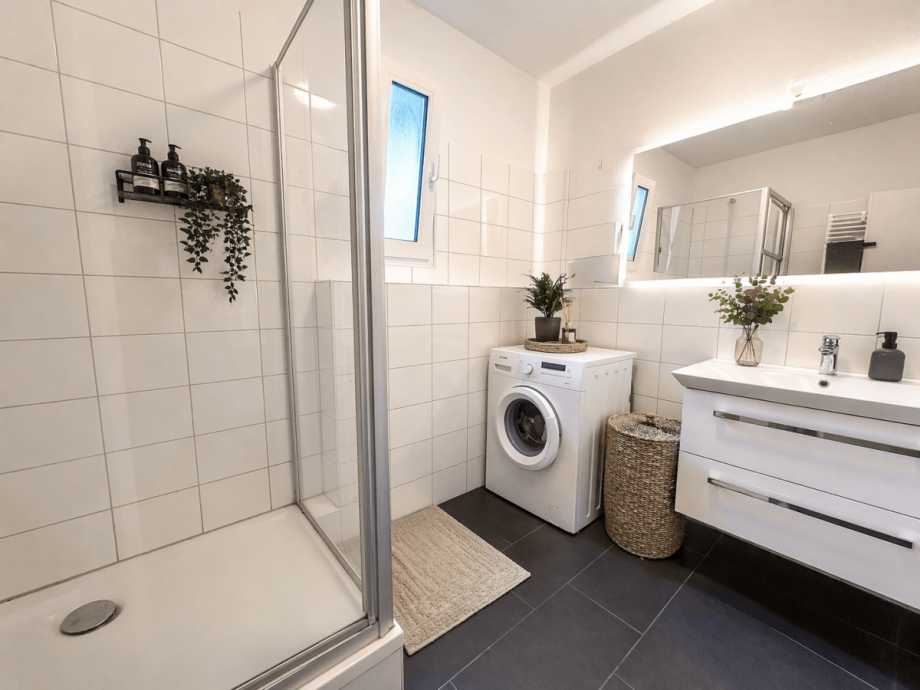 Duschbad mit Waschmaschinenanschluss Etagenwohnung D�sseldorf