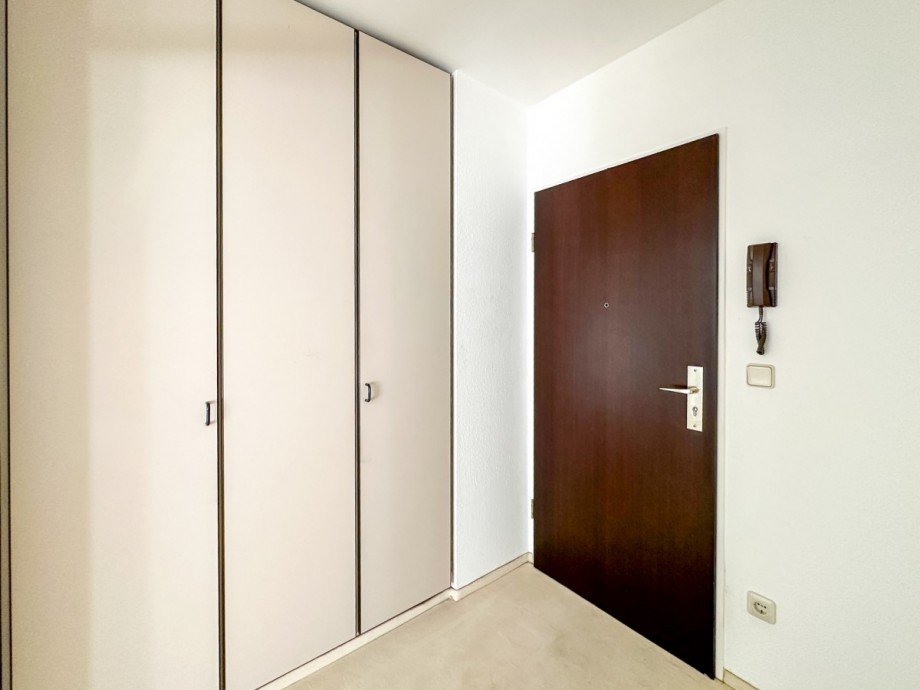 Diele mit Einbauschrank Etagenwohnung Heiligenhaus