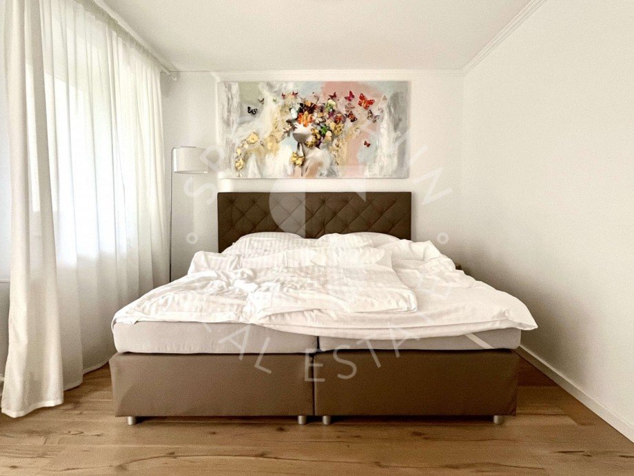 hochwertige M�blierung vorhand Maisonettewohnung D�sseldorf