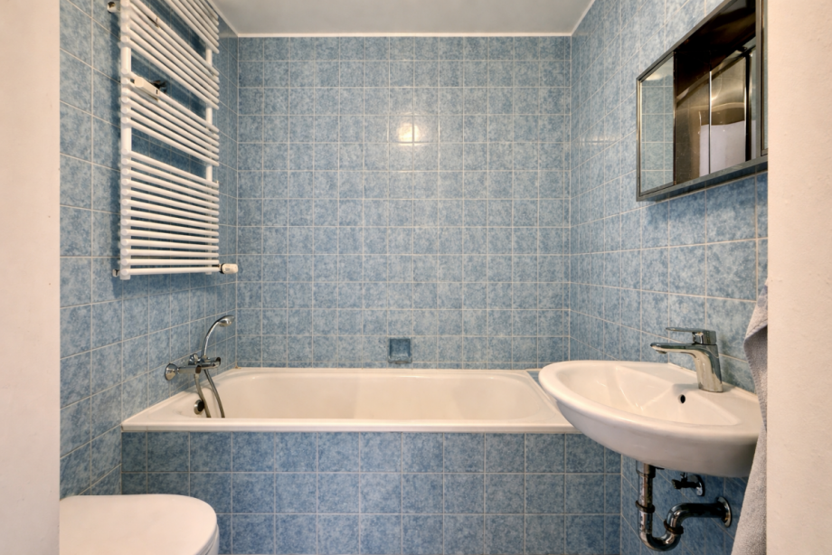 Wannenbad aktuell Dachgeschosswohnung D�sseldorf