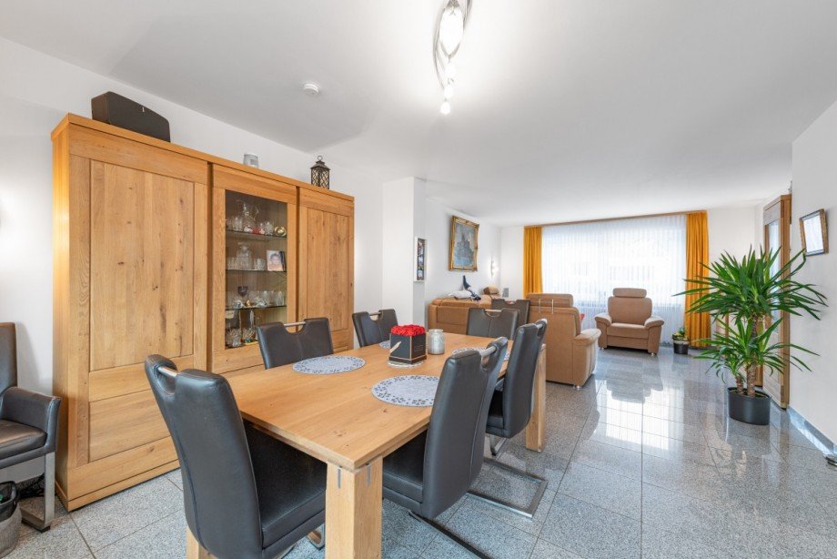 Wohn-Ess-Zimmer Reihenmittelhaus D�sseldorf