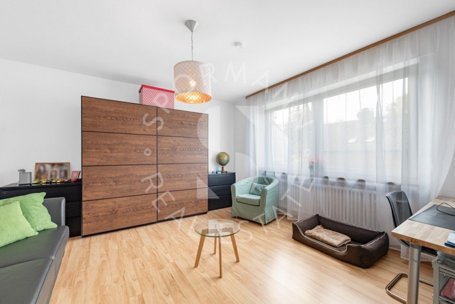 Zimmer 2_ Obergeschoss Reihenmittelhaus D�sseldorf