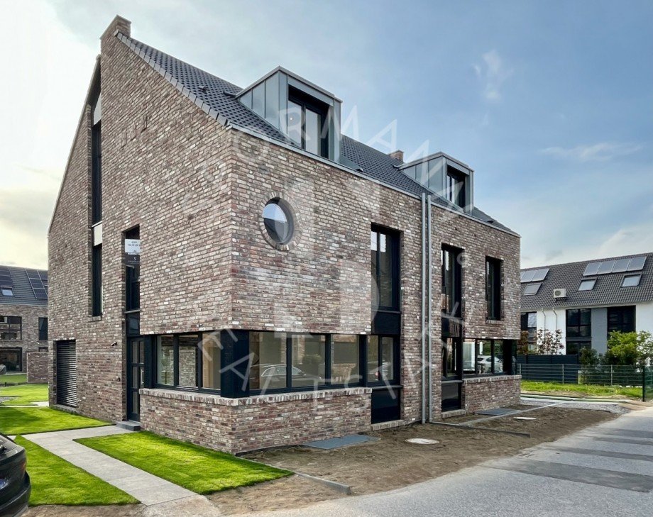 Doppelhaus links Doppelhaush�lfte D�sseldorf