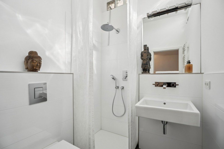 Erdgeschoss - Duschbad im Anbau Einfamilienhaus D�sseldorf