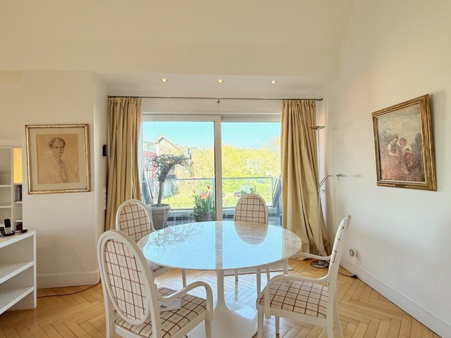 Essbereich mit Westbalkon Maisonettewohnung D�sseldorf