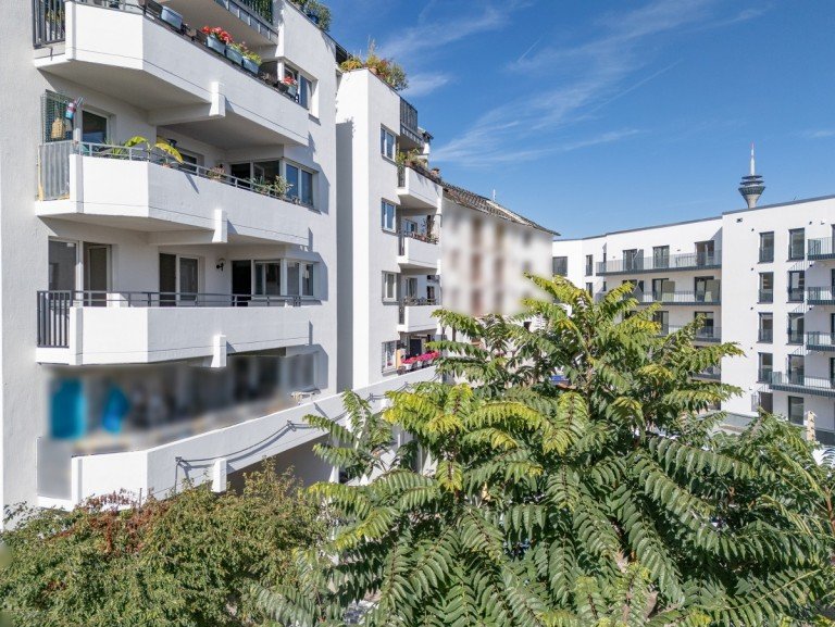 gro�er Balkon zum Innenhof D�sseldorf Etagenwohnung Attraktive und freiwerdende Familienwohnung mit gro�em Balkon in Unterbilk
