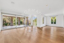 Wohnbereich und Loggia    Stockum: Exklusive Luxuswohnung auf park�hnlichem Grundst�ck