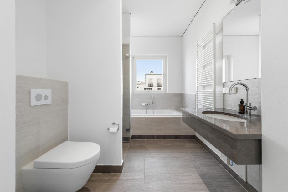 Master-Badezimmer Maisonettewohnung D�sseldorf