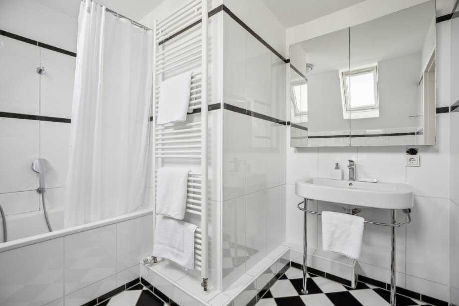 Obergeschoss - Wannenbad en Suite Einfamilienhaus D�sseldorf