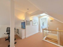 Studiobereich DG Exklusive Dachgeschoss-Maisonette mit Aufzug, Kamin und traumhaftem Weitblick