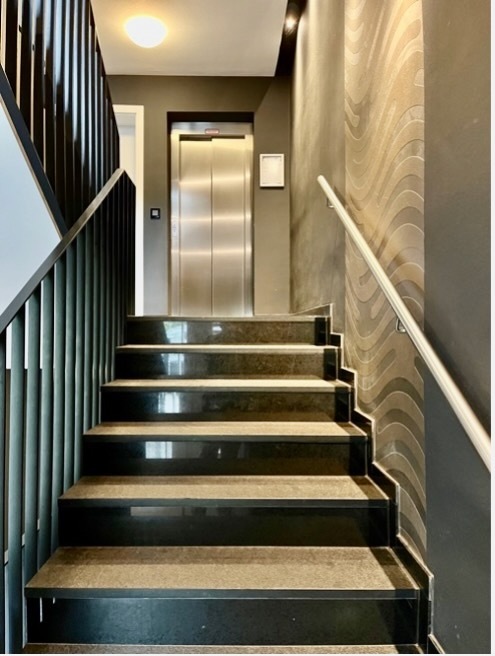 eleganter Hausflur Etagenwohnung D�sseldorf