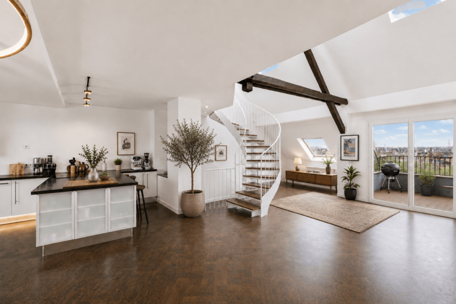 Offener Wohn- und Kochbereich Maisonettewohnung D�sseldorf