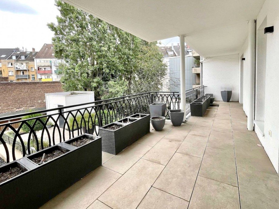 Balkon obere Ebene Etagenwohnung D�sseldorf