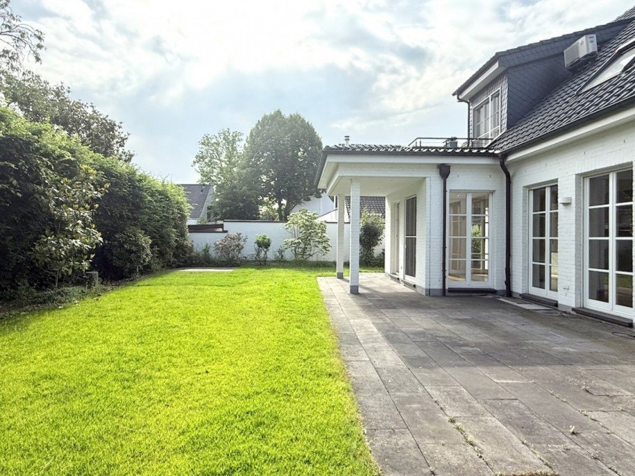 herrlicher Garten Villa D�sseldorf