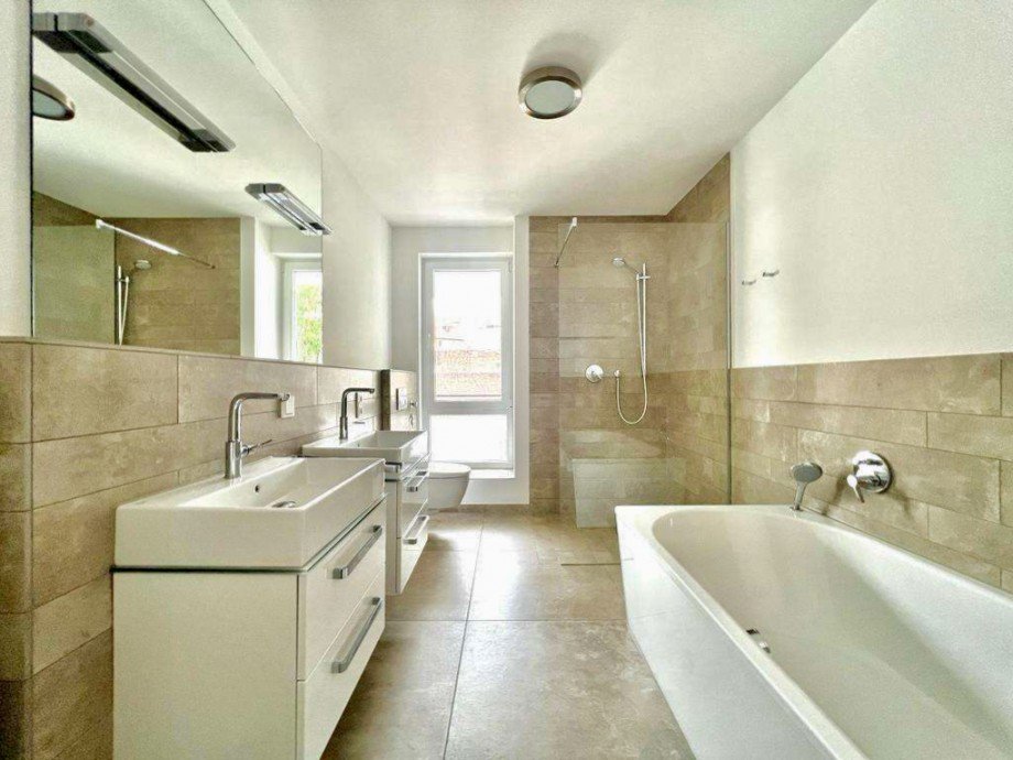 Dusch- und Wannenbad Etagenwohnung D�sseldorf