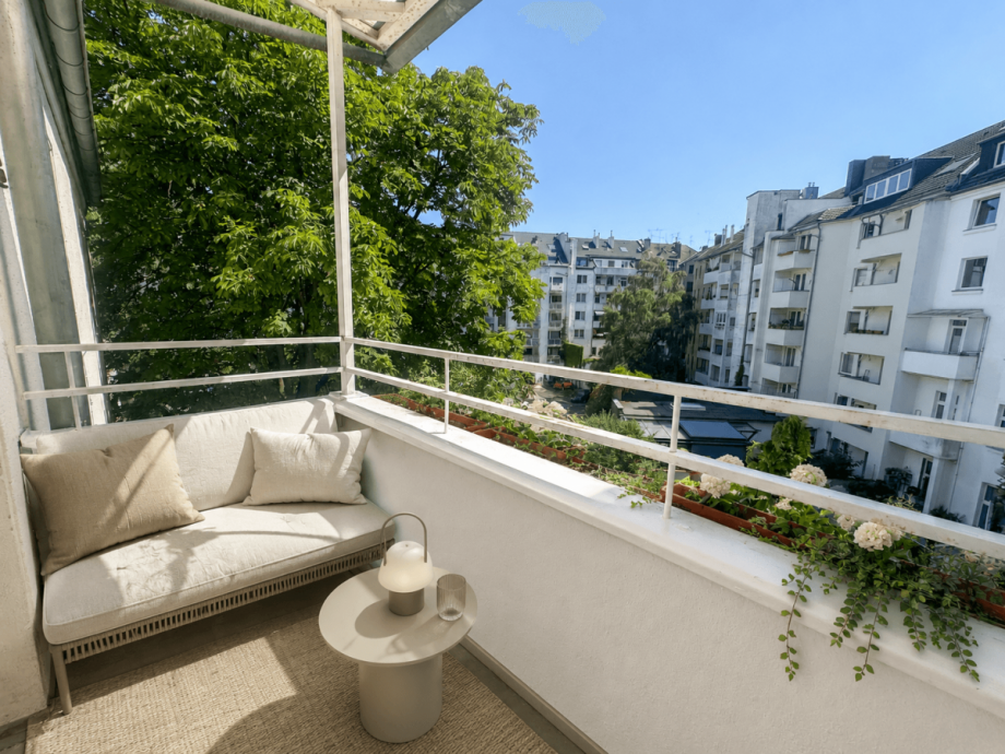 Balkon (virtuell m�bliert) Etagenwohnung D�sseldorf